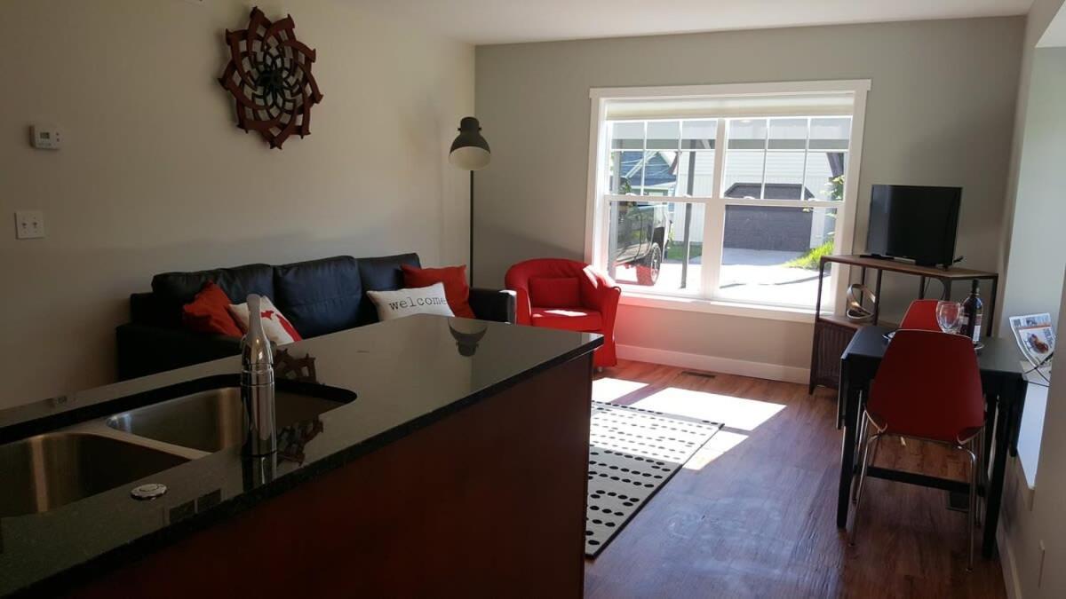Modern And Pristine Condo -By The Gt Commons مدينة ترافيرز المظهر الخارجي الصورة